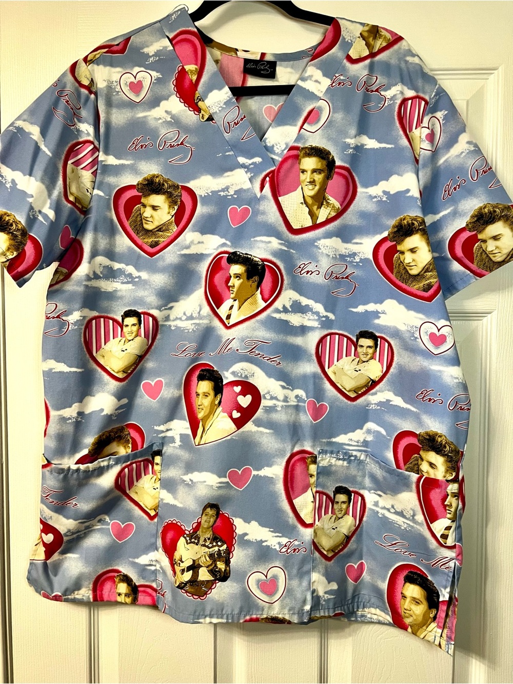 Elvis Presley Love Me Tender Heart Print Scrub Top Blue Fits Large